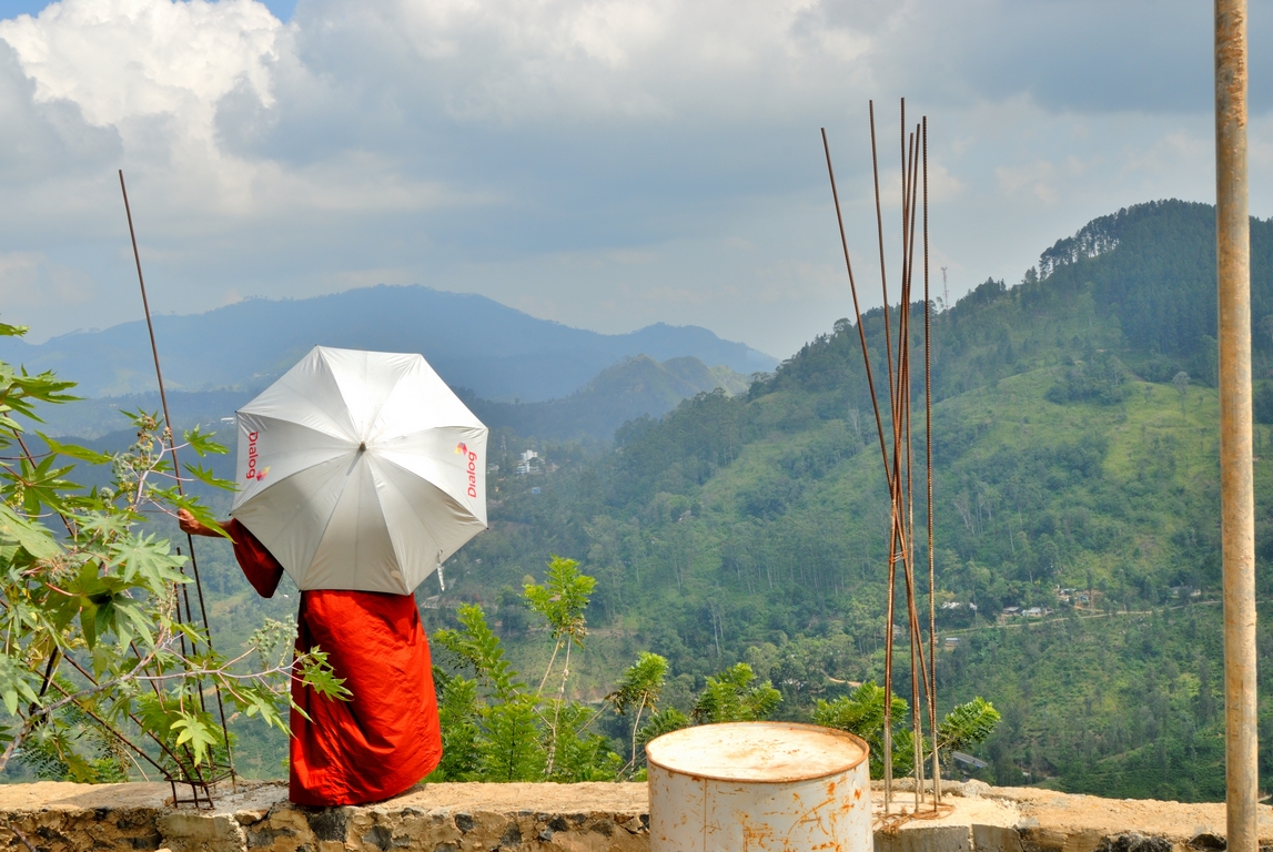 SLK - Moine et ombrelle