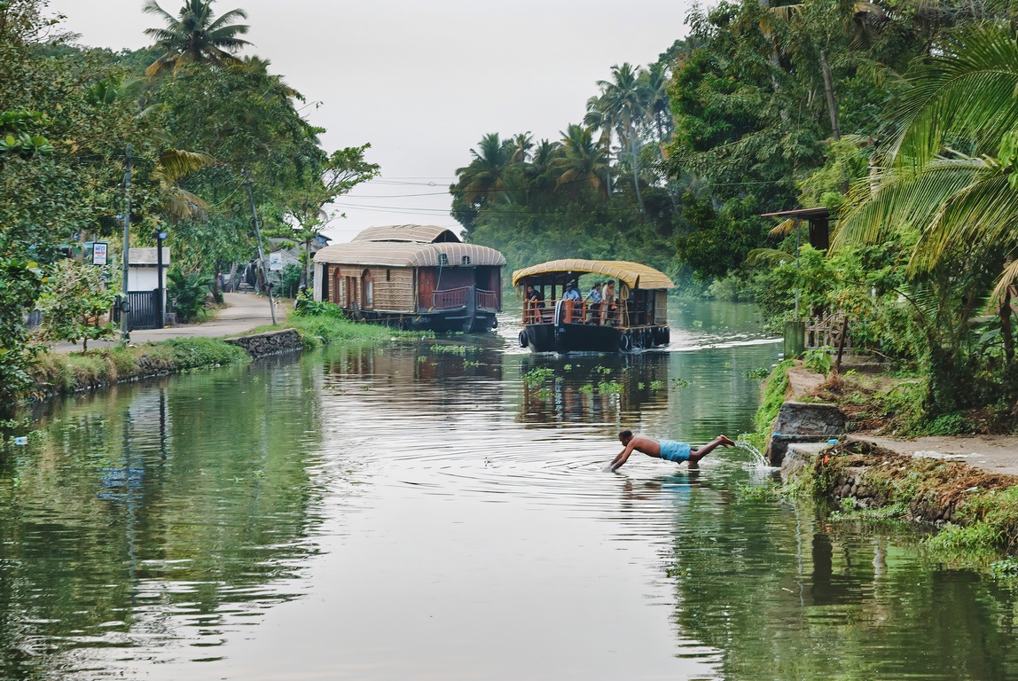 Kerala - Smoke on the water