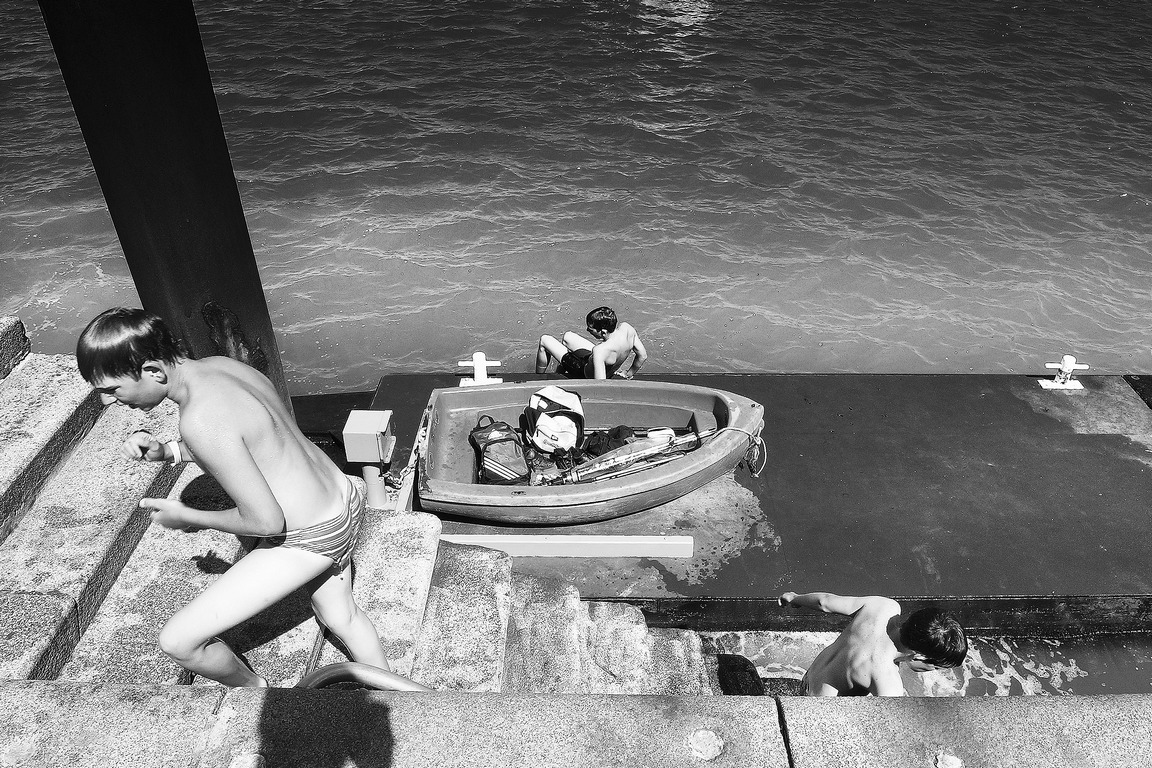 Calais - Momes remontant NB