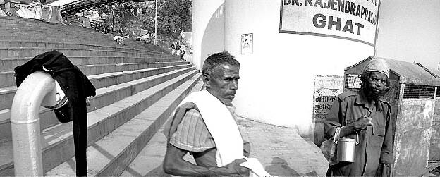 Une main - Ghat