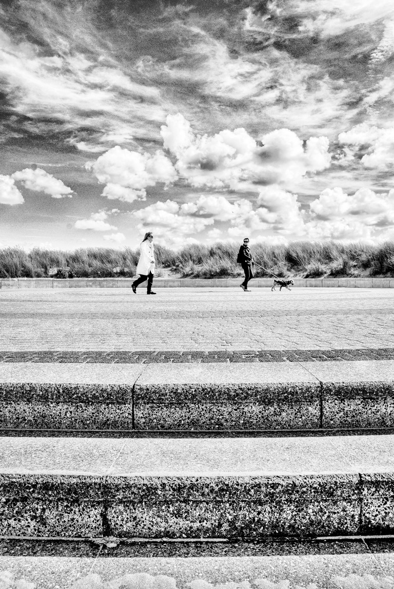 Bleriot plage - Passantes